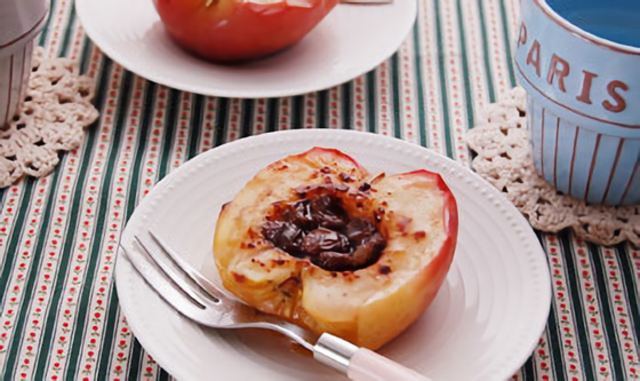 ダッチオーブンレシピ 簡単 丸ごと 焼きリンゴ 東京ガス ウチコト