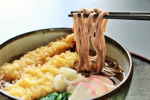 年越し蕎麦の由来や意味は 食べるタイミングや入れたい具材 オススメレシピも 東京ガス ウチコト