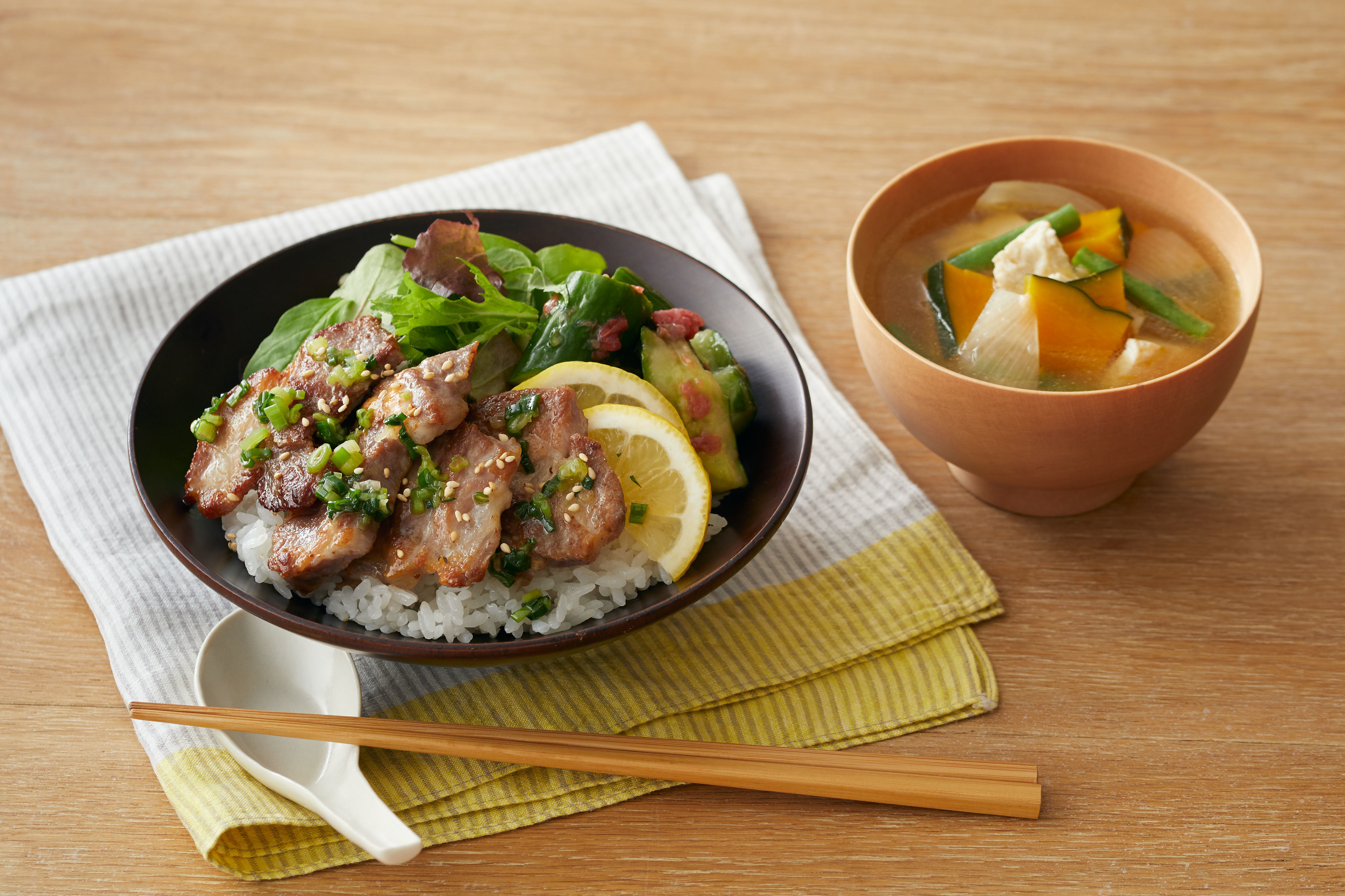 夏の一汁一菜献立レシピ 1 火曜日 塩豚ののっけ丼 他 東京ガス ウチコト