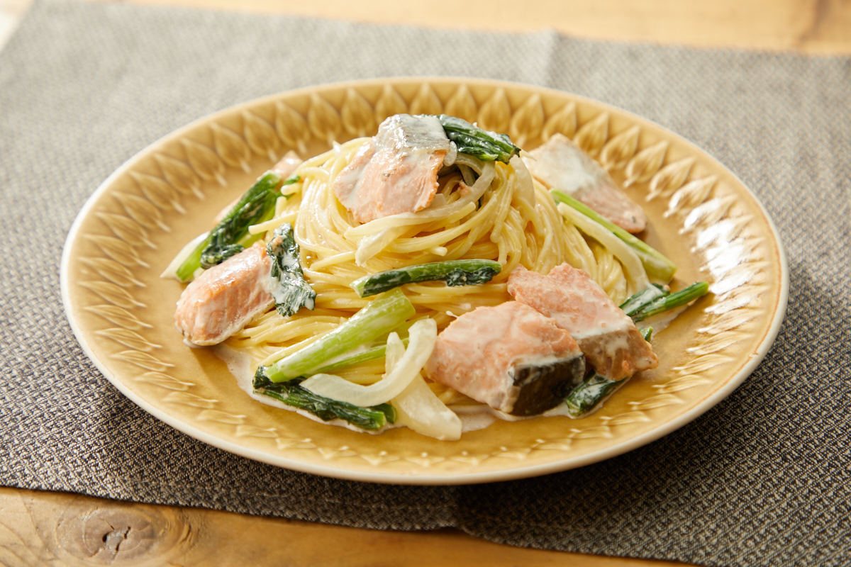 レシピ 濃厚 小松菜と サーモンのクリームパスタ 東京ガス ウチコト