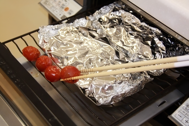 プチトマトを焼く