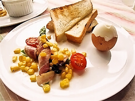 トーストと3品のおかず