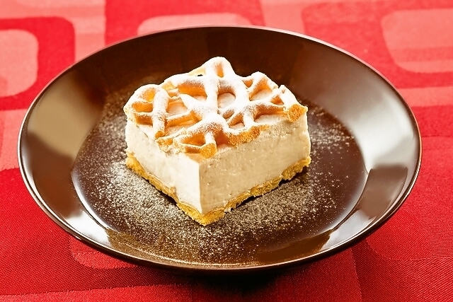白い珈琲クリームのシューケーキ