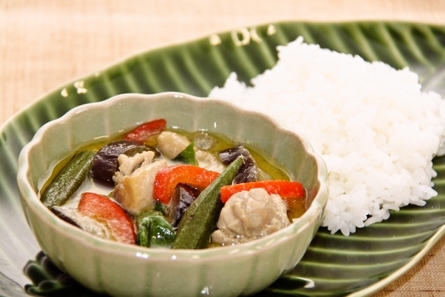 鶏肉と夏野菜のグリーンカレー