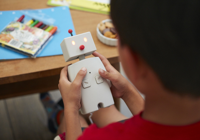 コミュニケーションロボット「BOCCO」