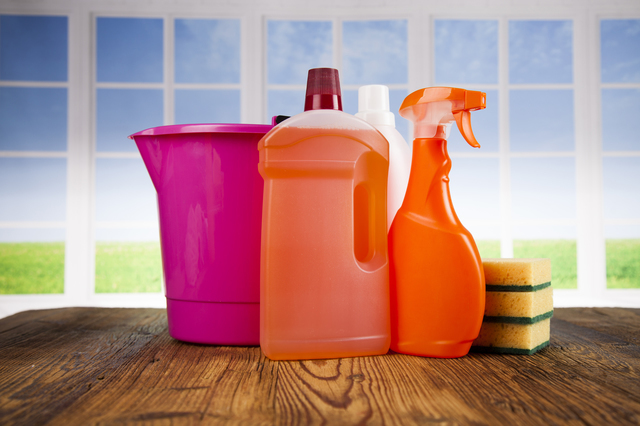 パイプ洗浄剤や掃除用具