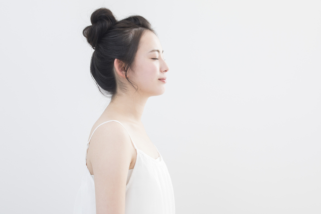 リラックスした女性