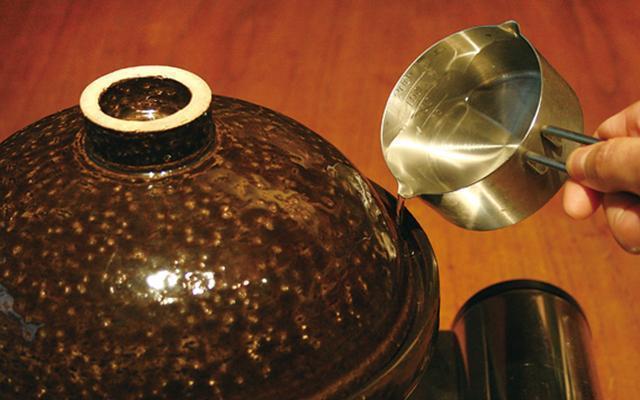 溝に水を注いでシーリング