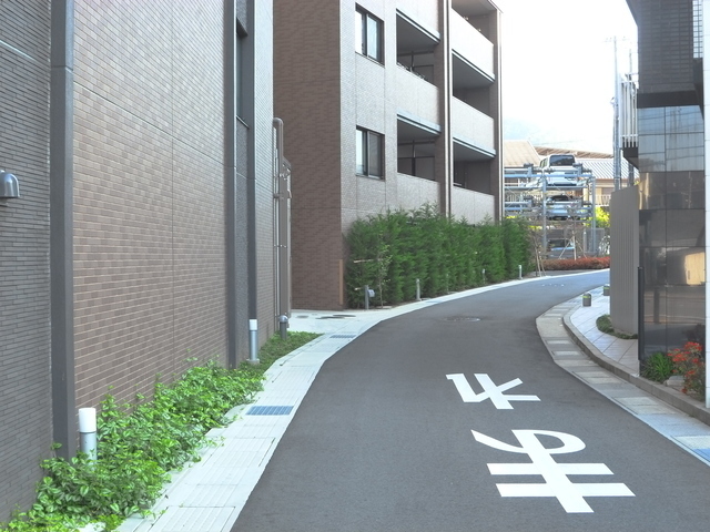 細い道路