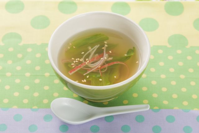 カニカマとレタスのスープ