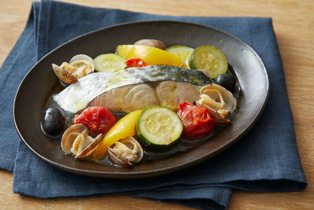 魚介と夏野菜の白ワイン蒸し