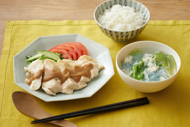 「しっとり蒸し鶏のバンバンジー」と「ホタテと春雨のスープ」