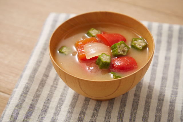 夏野菜のコクうま味噌汁