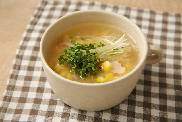 スプラウトととうもろこしのスープ