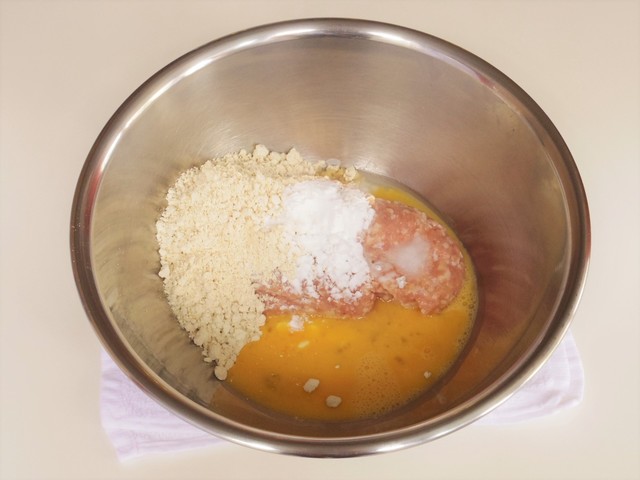 材料を練り混ぜる