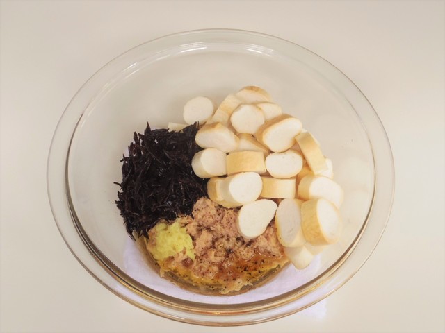 具材をよく混ぜ合わせる
