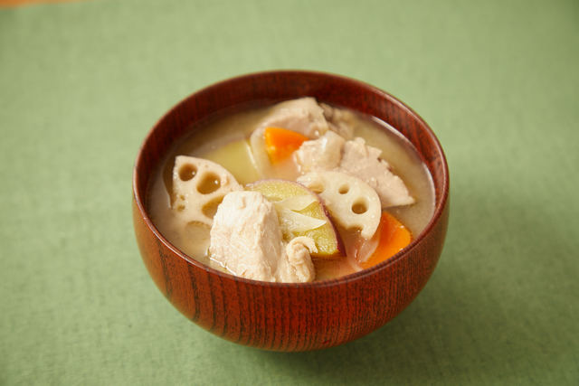 秋野菜たっぷり豚汁