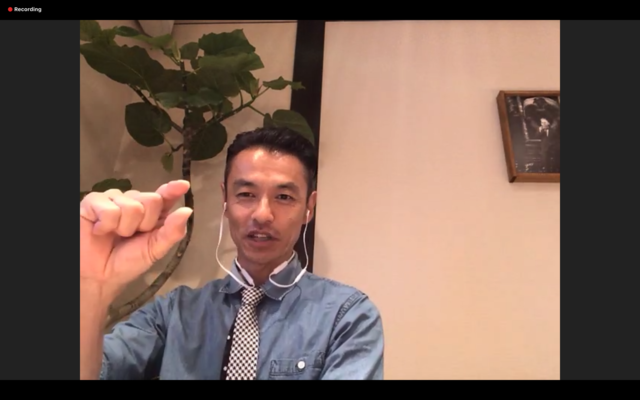 ミルクの量について解説してくださる岡田さん