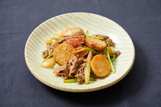 牛肉と里イモのバターしょうゆ炒め