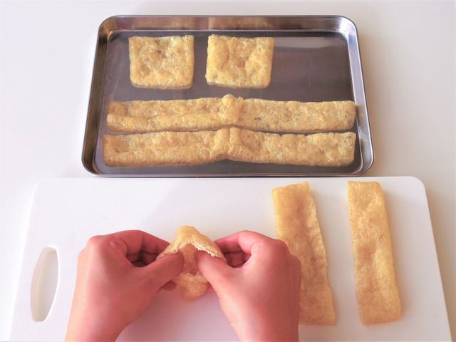 1枚は長い辺を半分に、2枚は短い辺を半分に切る