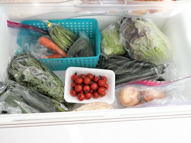 収納ケースを使用した野菜室の収納例
