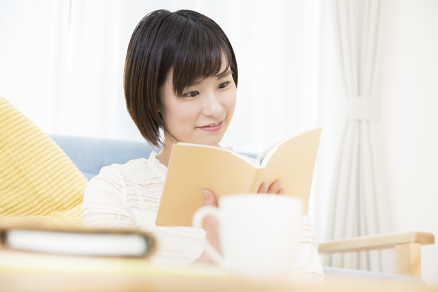 読書する人