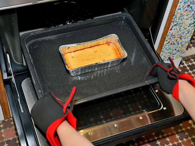 チーズケーキの焼き上がり