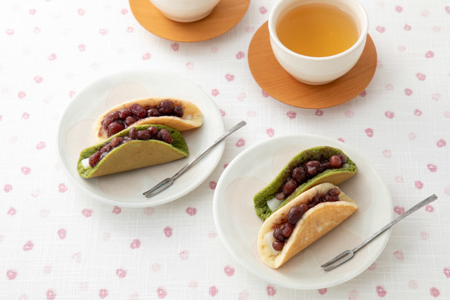 甘味でほっこり「どら焼き風あんこ巻き(プレーン&抹茶)」