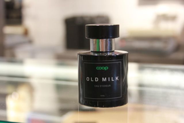 腐った牛乳の匂いがする香水