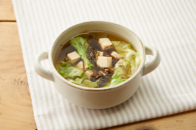 豆腐ともずくのスープ