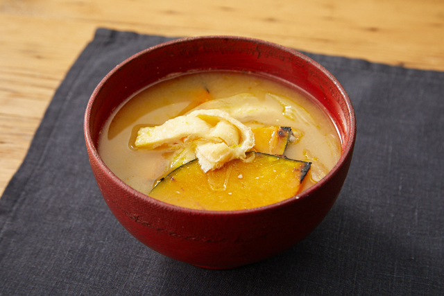 かぼちゃと油揚げの味噌汁