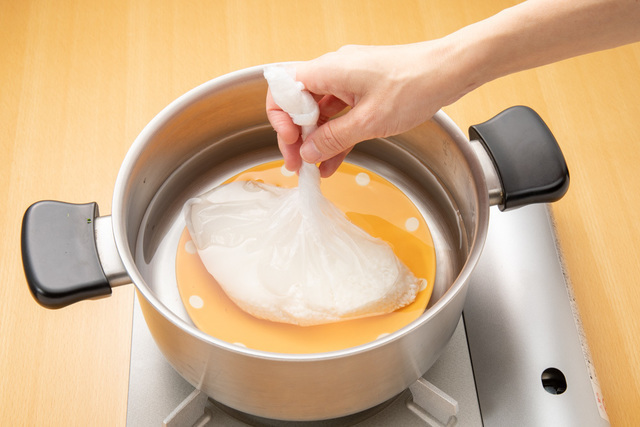 災害時に活躍! ポリ袋と湯煎で作る「お湯ポチャレシピ(R)」とは?