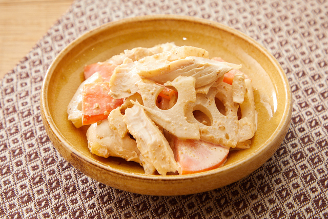 鶏ささみとれんこんのサラダ