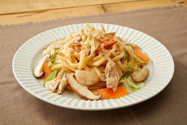 きのこ入り 焼きうどん
