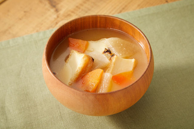 大根と厚揚げの味噌汁