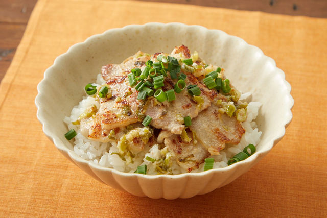 ねぎ塩豚バラ丼