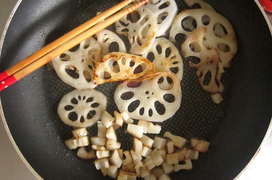 焼き上がったれんこん