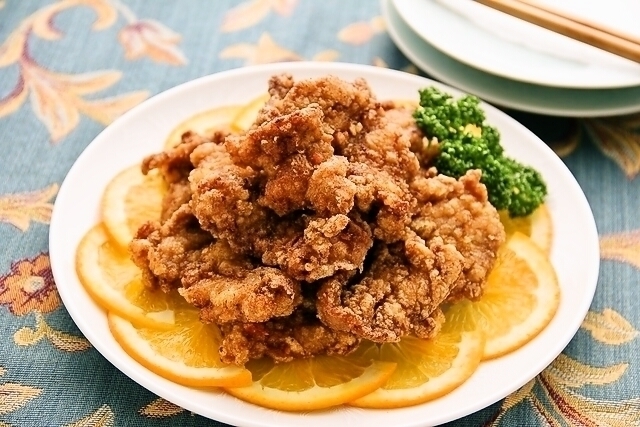 エスニック風味の豚肉の唐揚げ