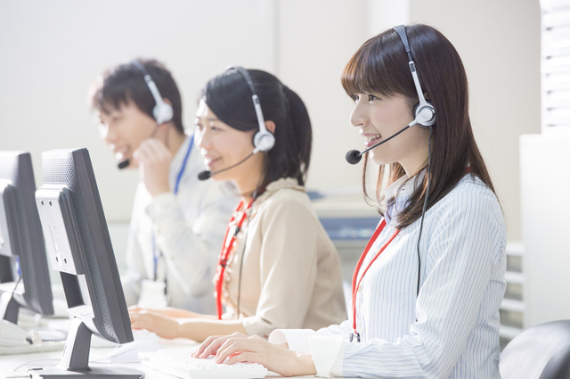 契約しているガス会社に電話してください