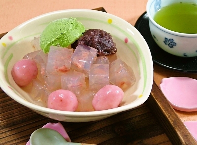 桜花クリームあんみつ