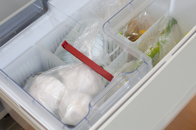 追熟させたトマトをキッチンペーパーで包んで保存