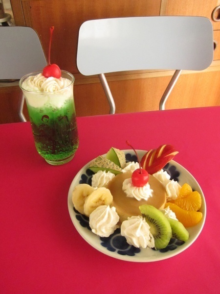 「懐かしプリン・ア・ラ・モード」