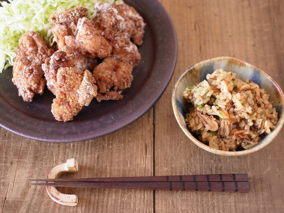 スパイシー唐揚げ・桜海老と塩昆布の炊き込みごはん
