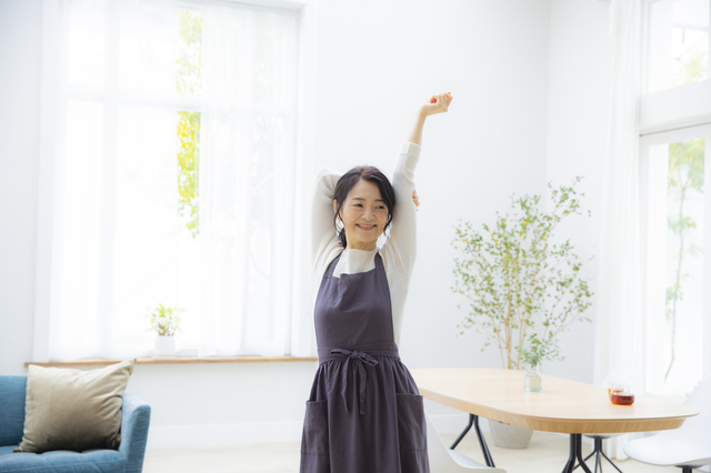 リフレッシュする母親のイメージ